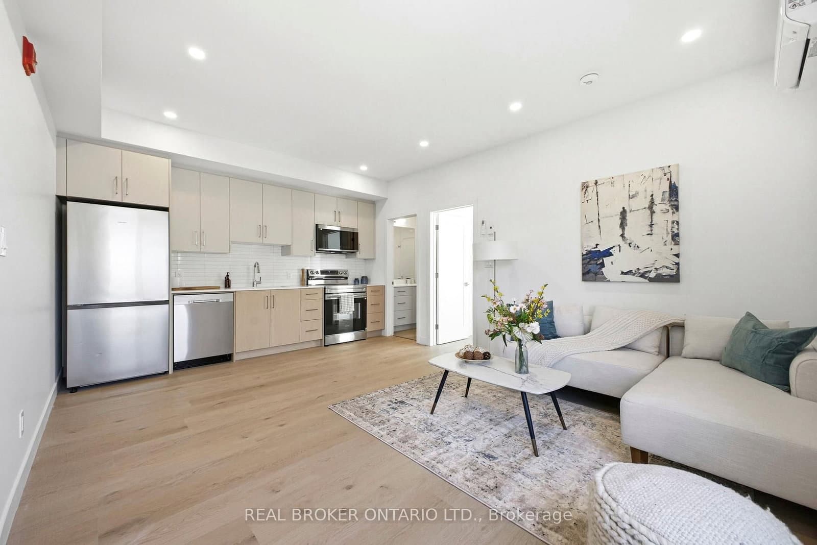 184 Woodroffe Avenue, Unit 6 - Image 3