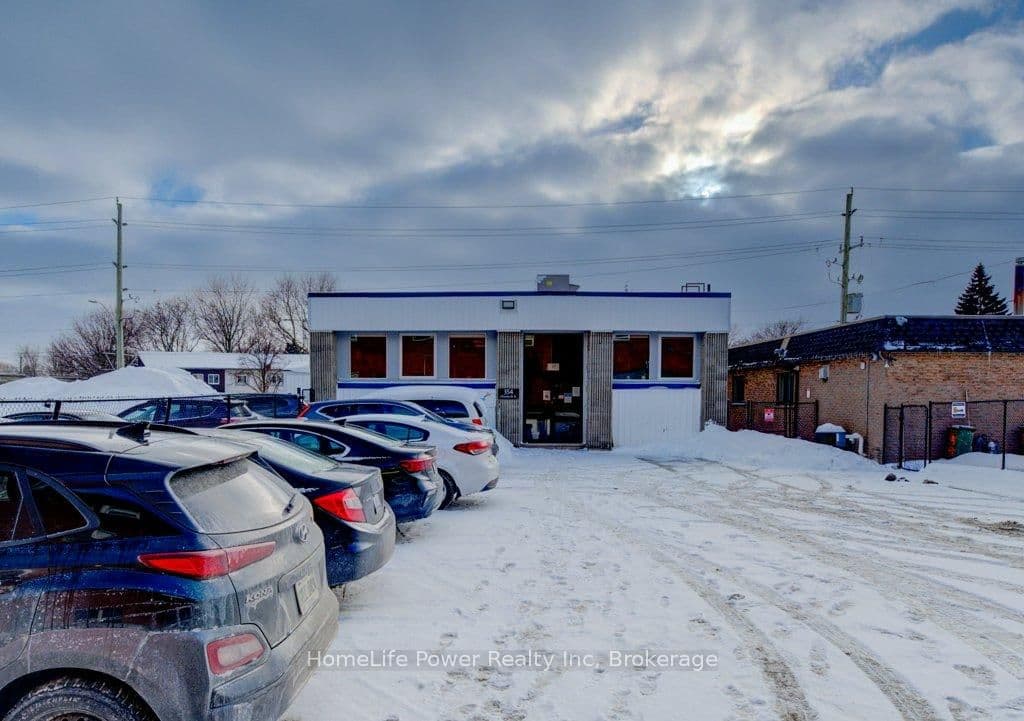 354 Charles Street E - Image 3