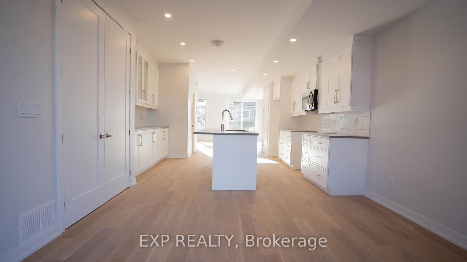 236 Woodroffe Avenue N - Image 4