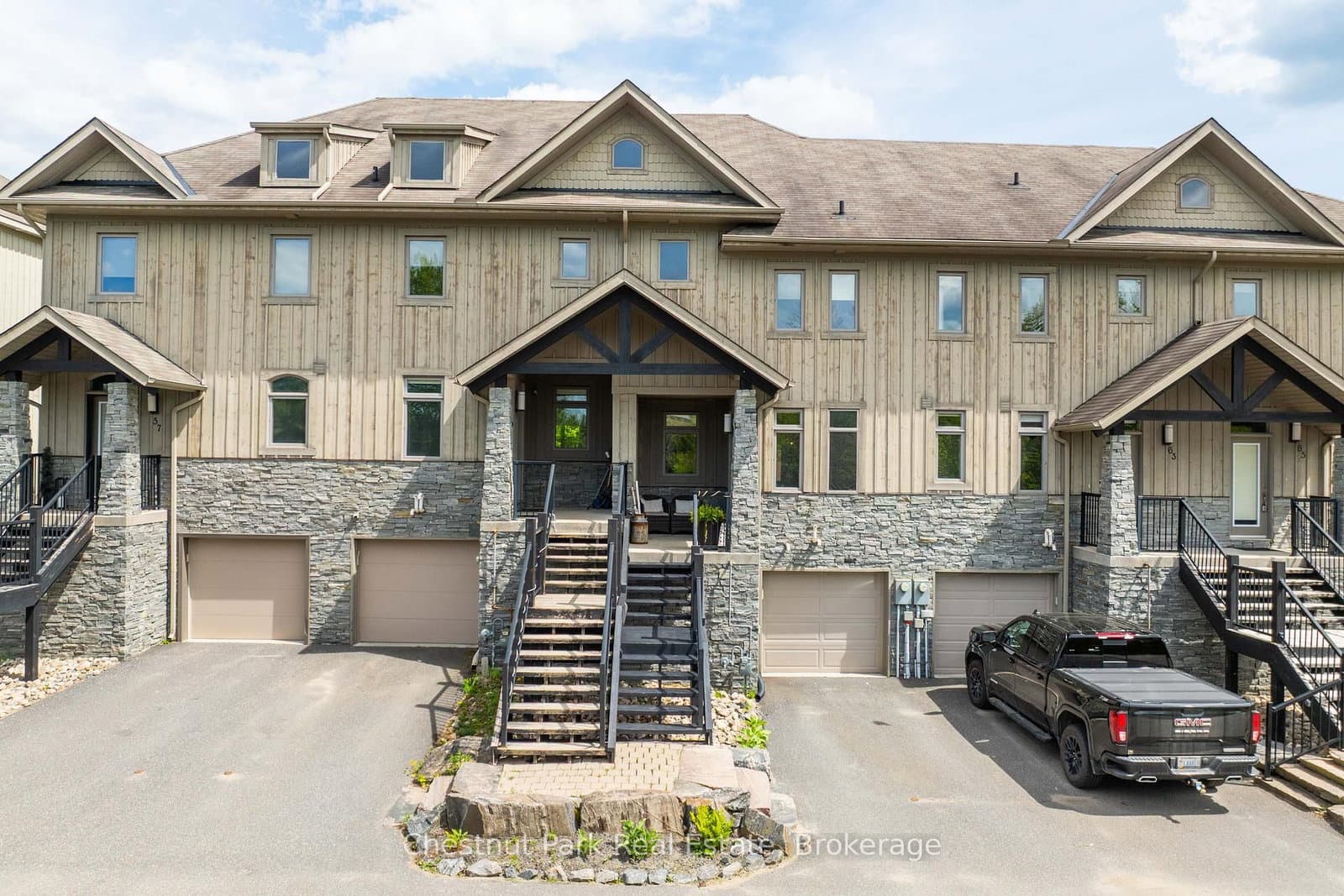 61 Rockmount Crescent - Image 1
