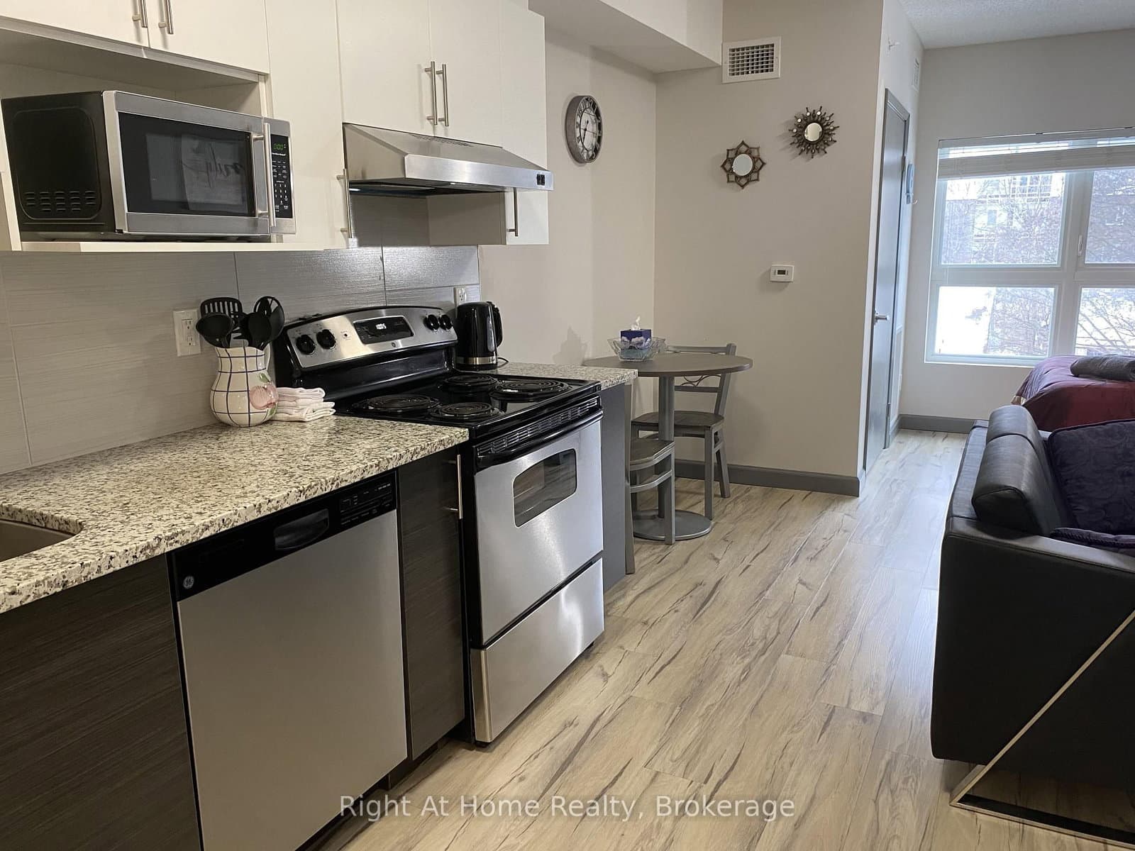 258A Sunview Street, Unit 1710 - Image 2