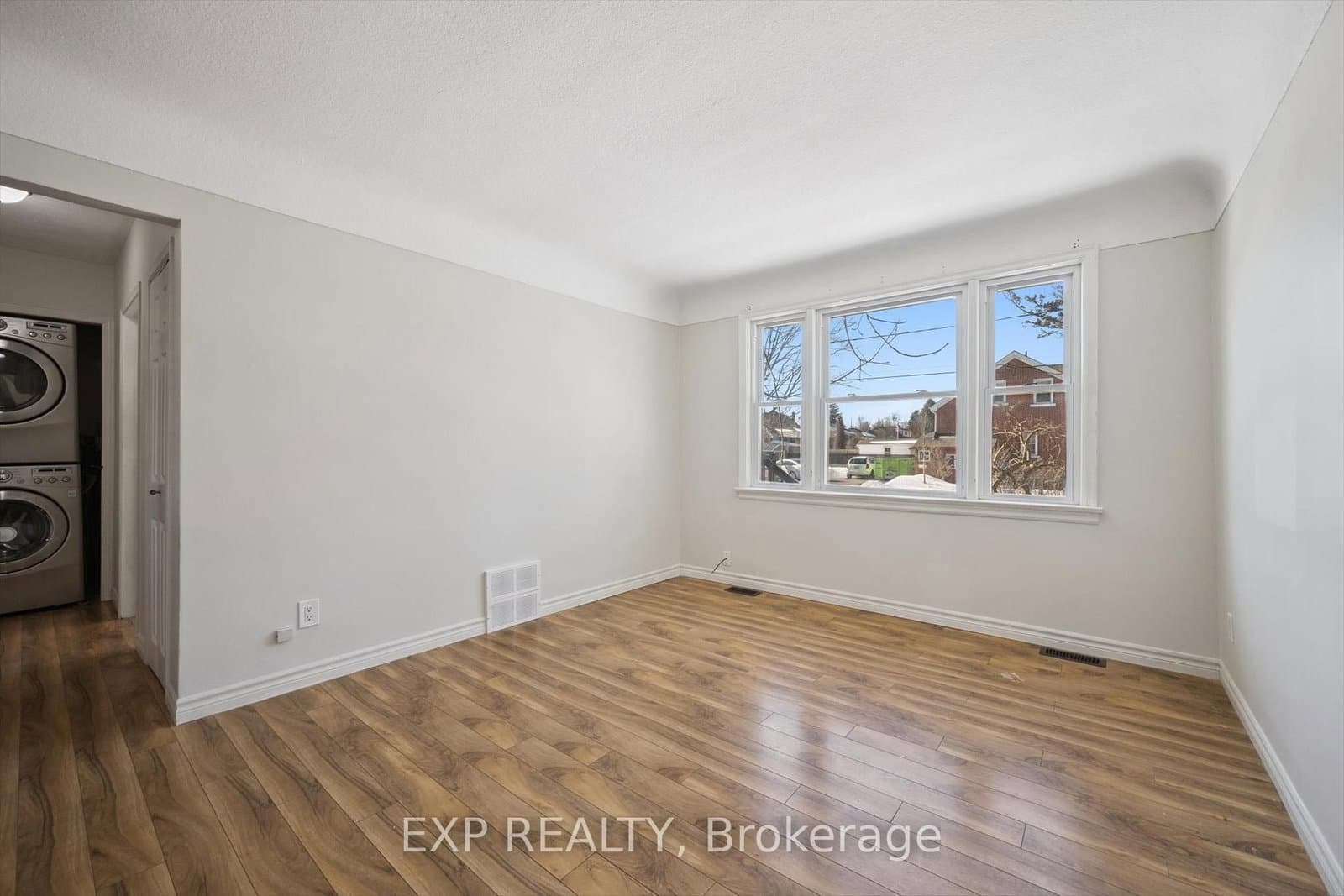 253 Sydney Street S - Image 3