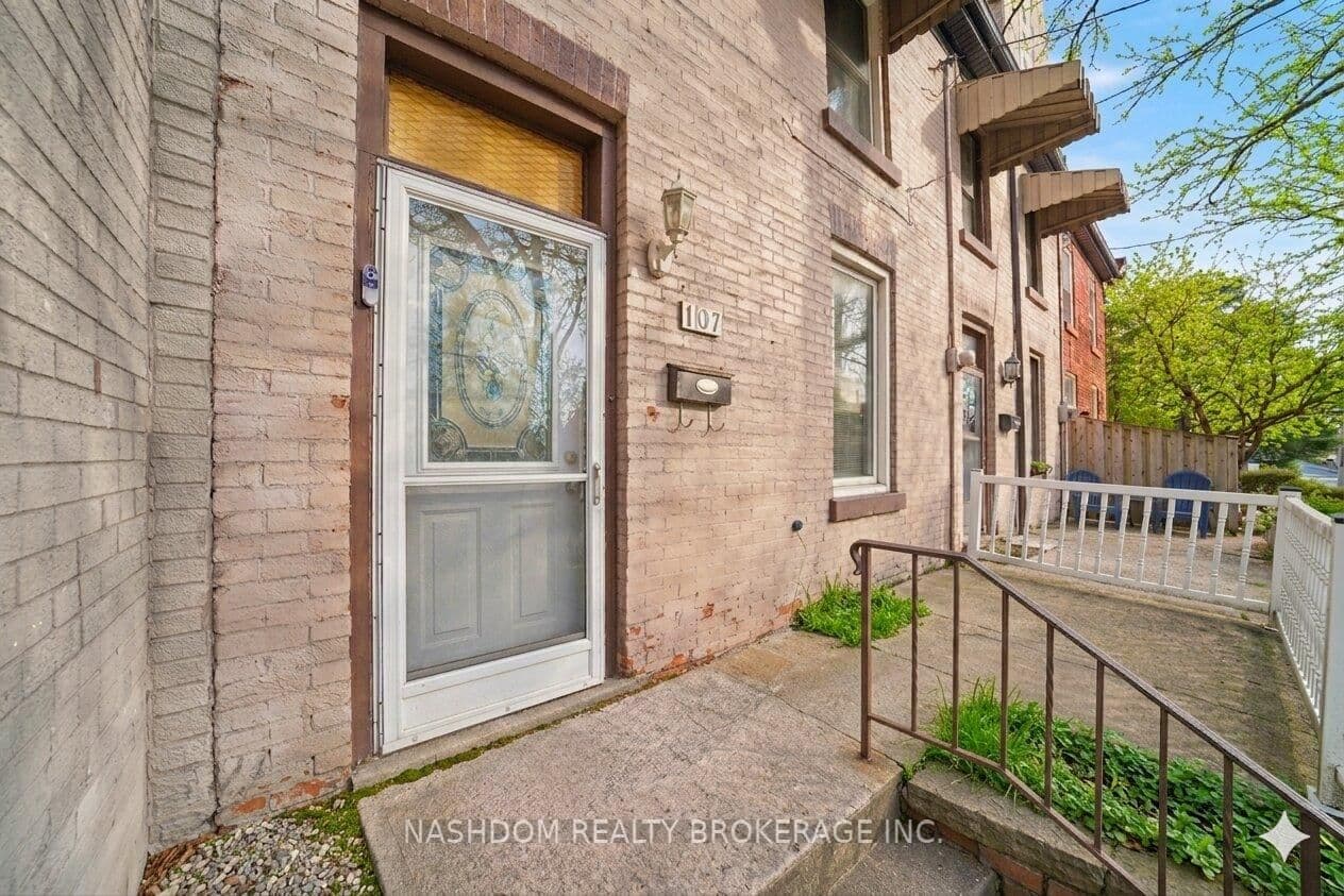 107 Queen Street S - Image 2