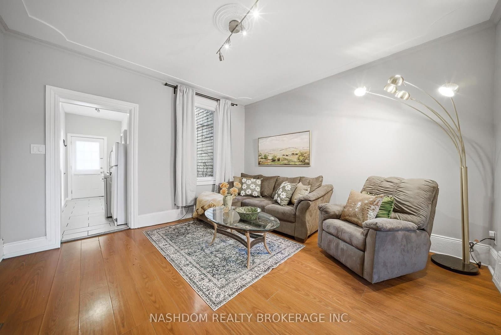 107 Queen Street S - Image 5