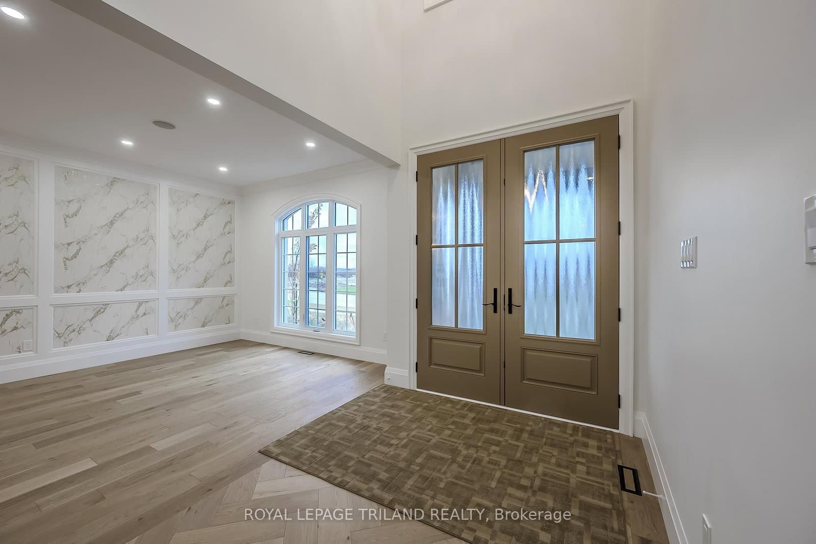 4038 AYRSHIRE Avenue - Image 2