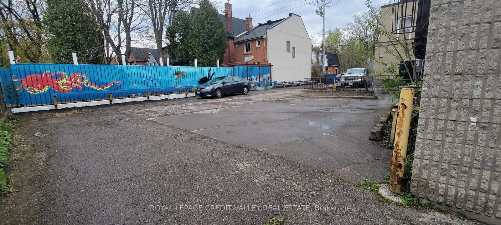 132 Queen Street S - Image 3