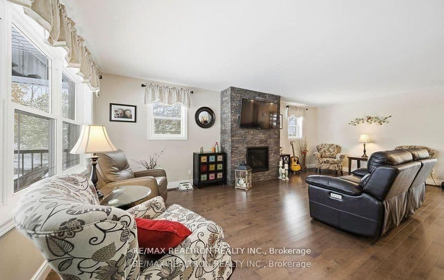 43 KING Street - Image 6