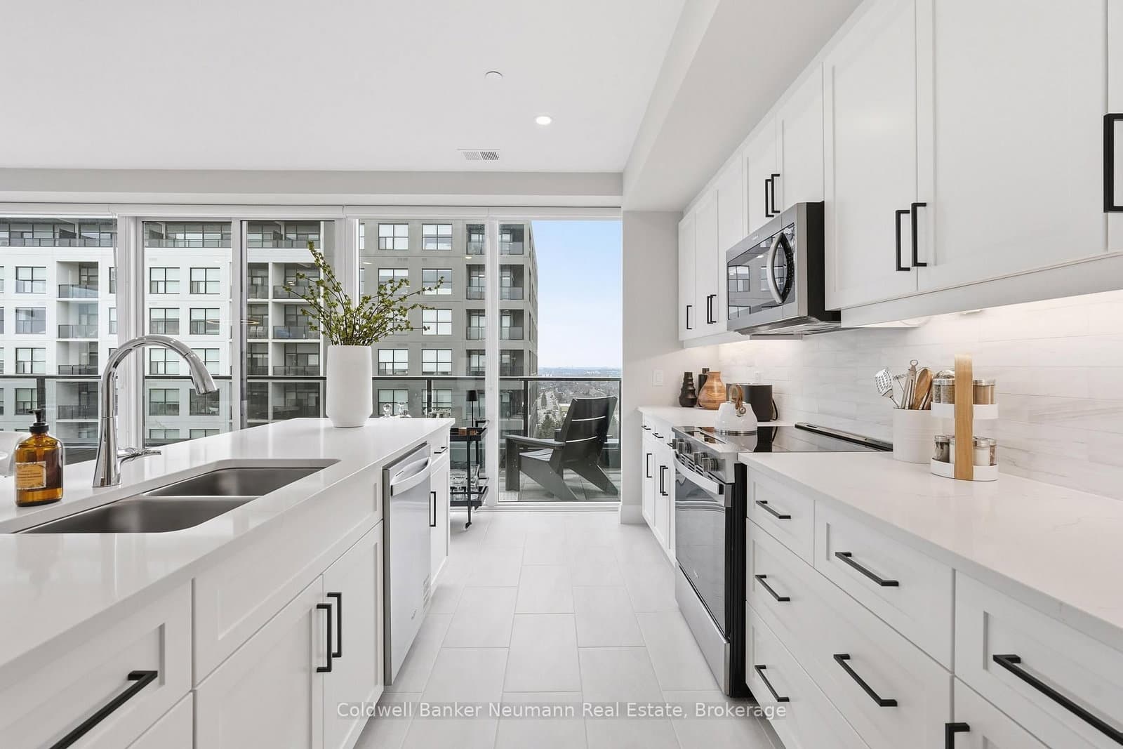 #813 - 1882 Gordon Street