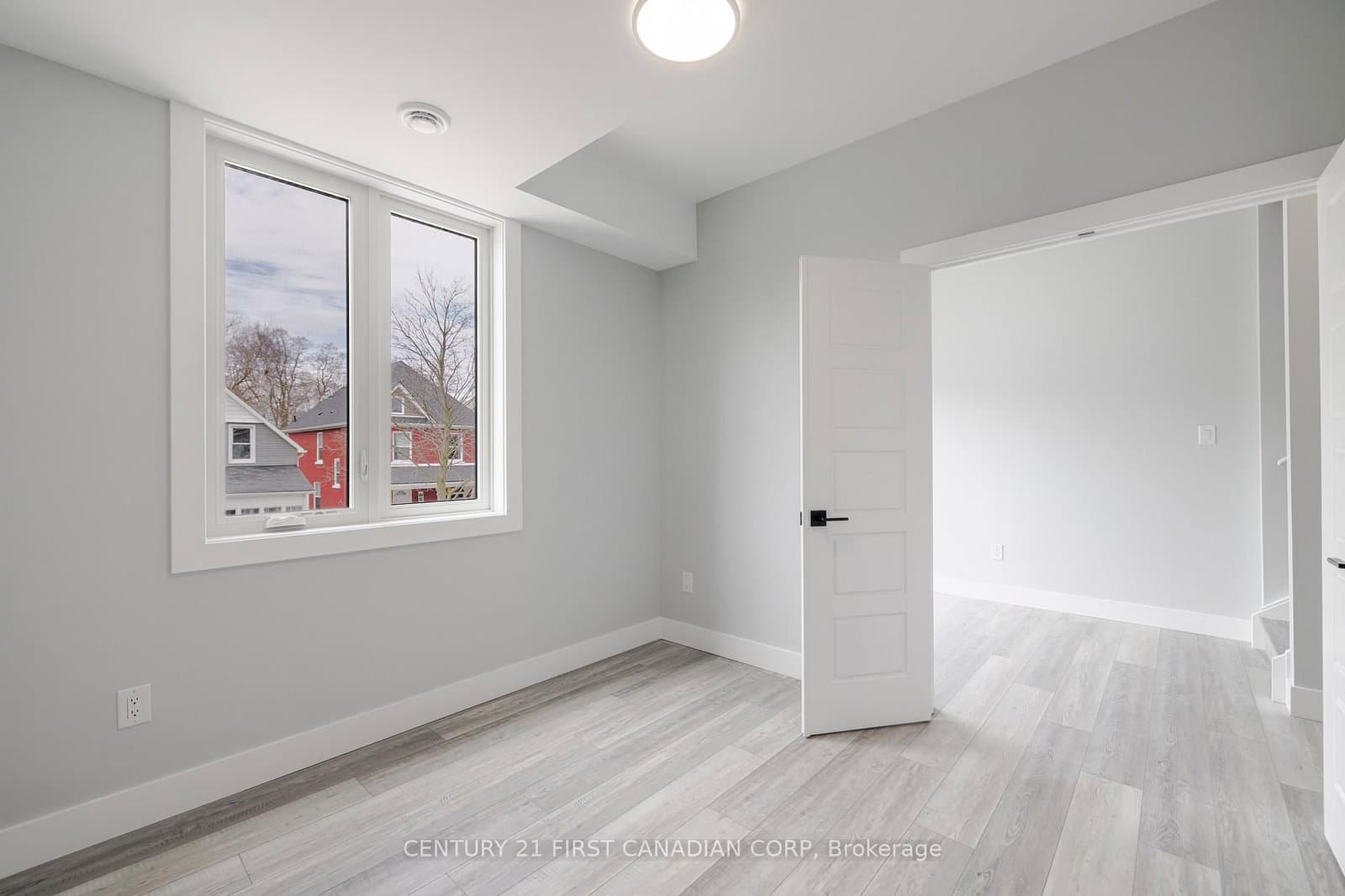 109 Ross Street - Image 3