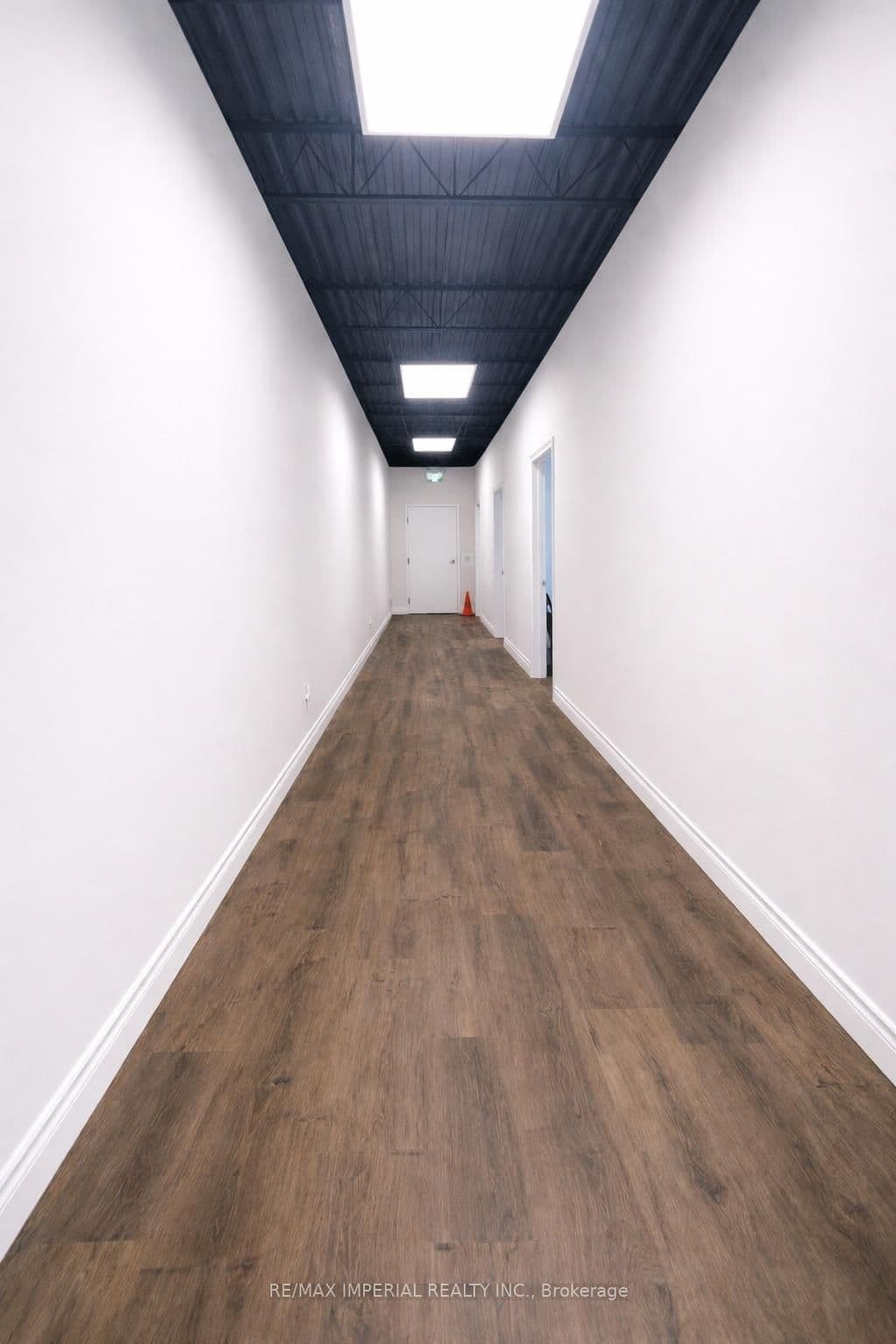505 King Street W, Unit 8 - Image 4