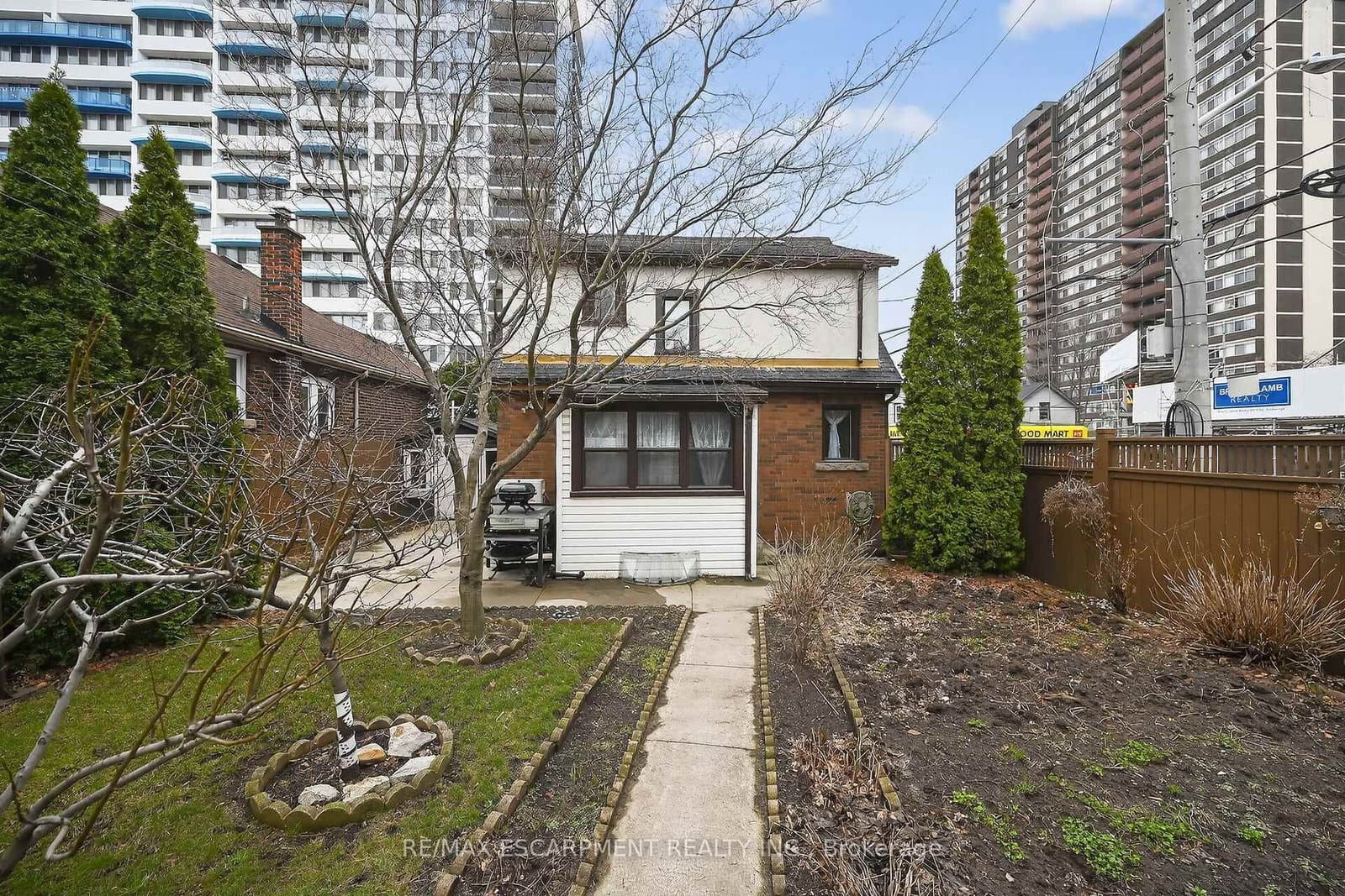 144 Hunter Street W - Image 2