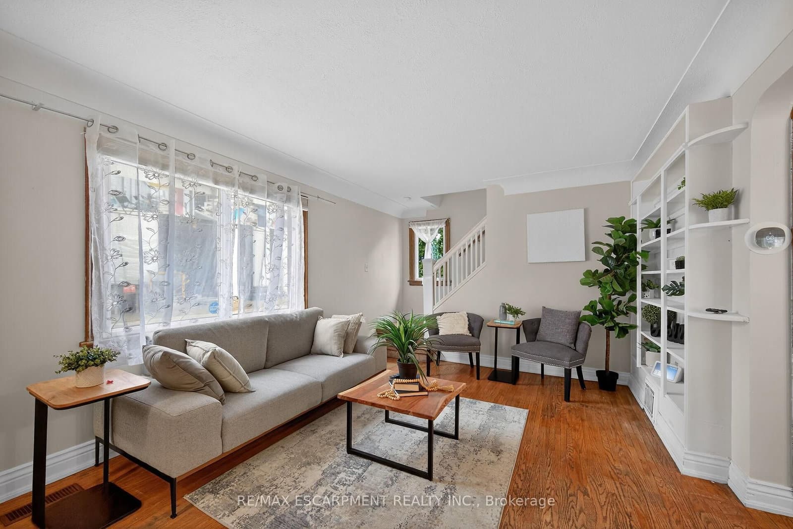 144 Hunter Street W - Image 6