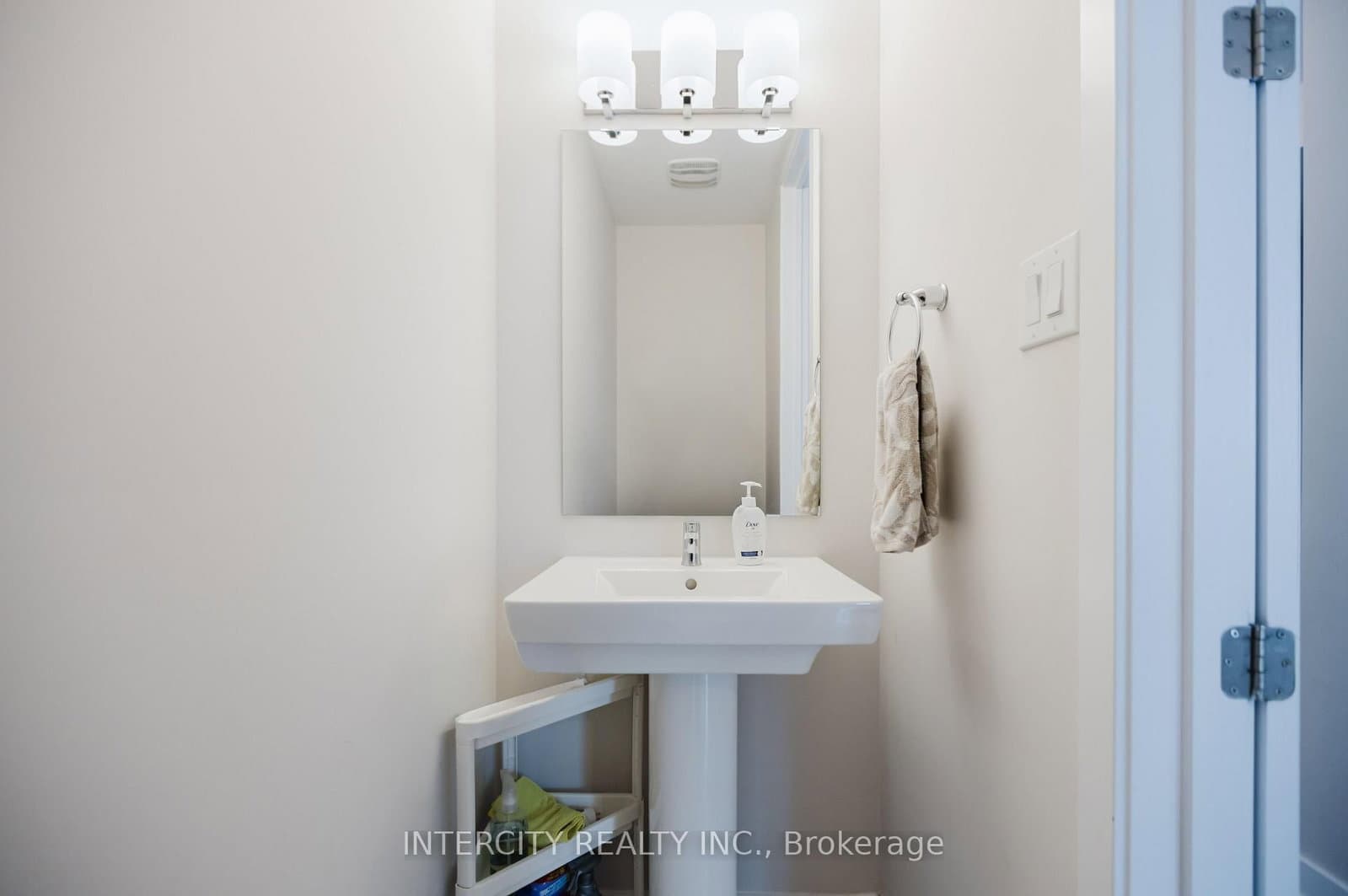 124 Hackamore Crescent - Image 6