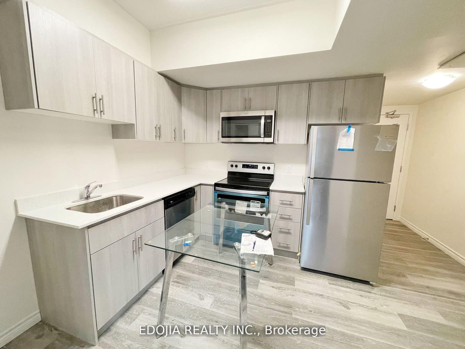 246 Lester Street, Unit 608 short term only - Image 3