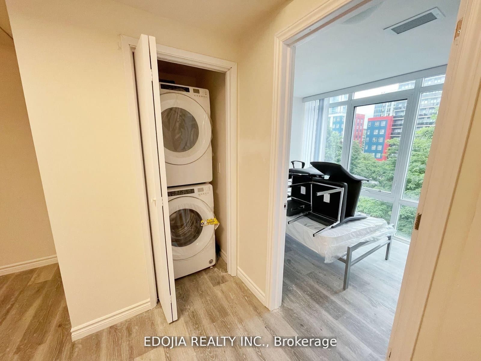 246 Lester Street, Unit 608 short term only - Image 4