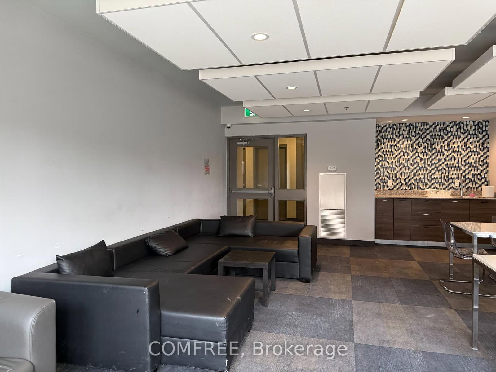 318 Spruce Street, Unit 2 - Image 5