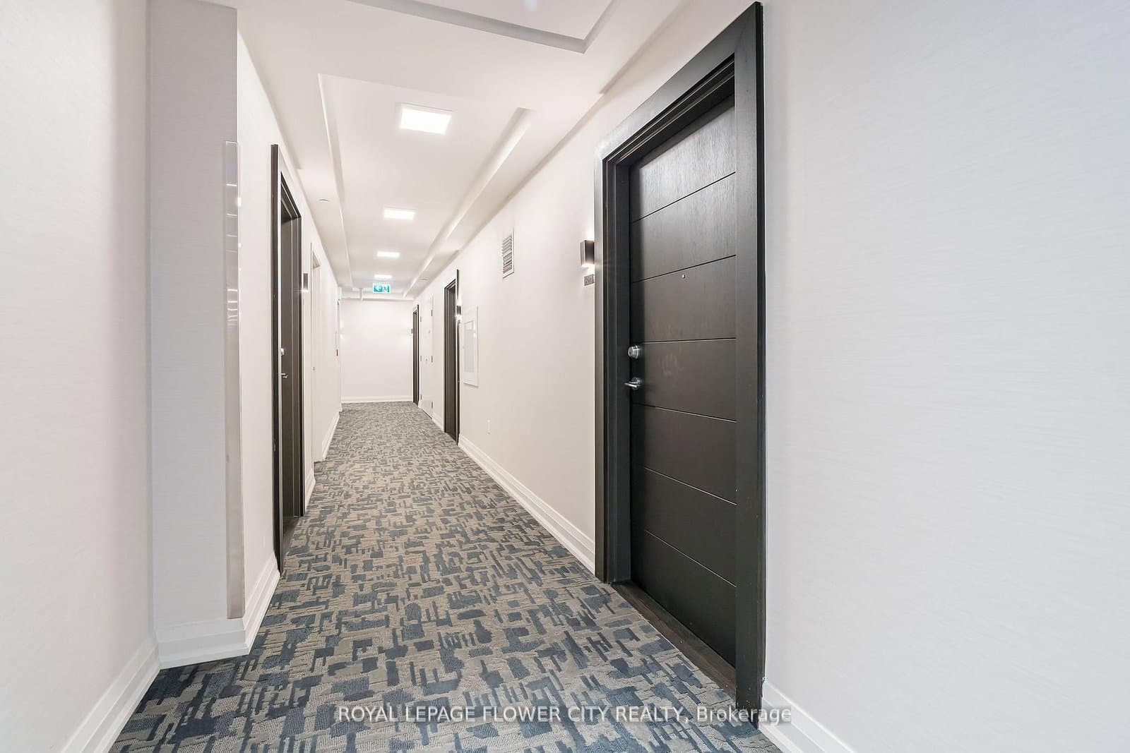 212 King William Street S, Unit 907 - Image 4