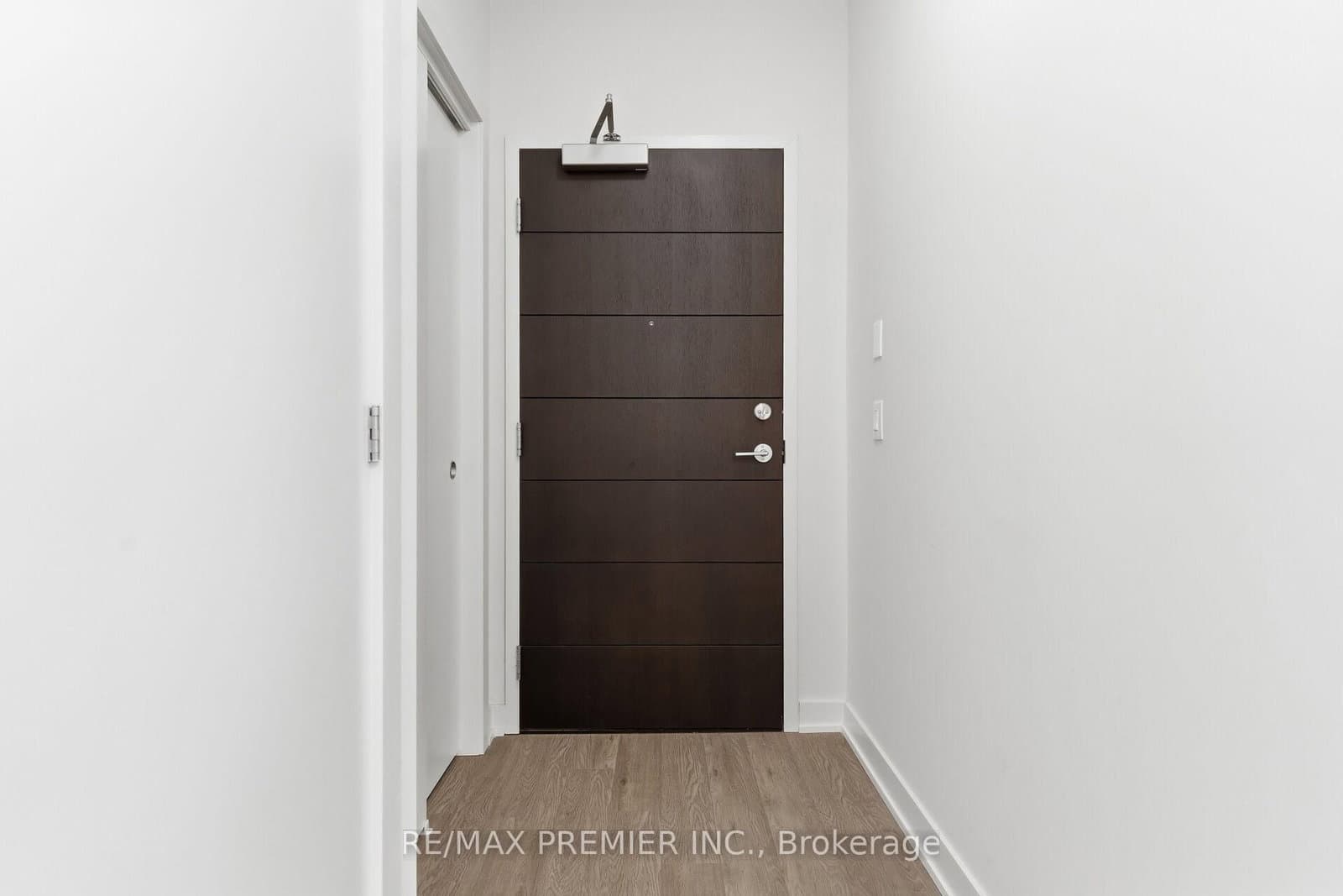 212 King William Street, Unit 914 - Image 6