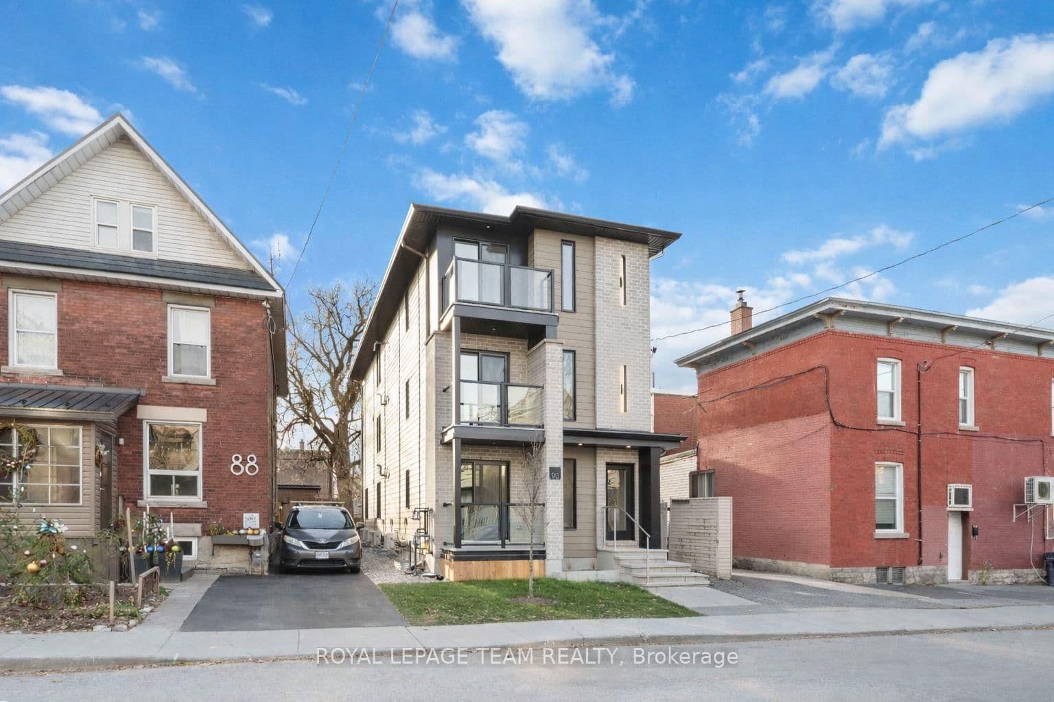 90 Elm Street - Image 1