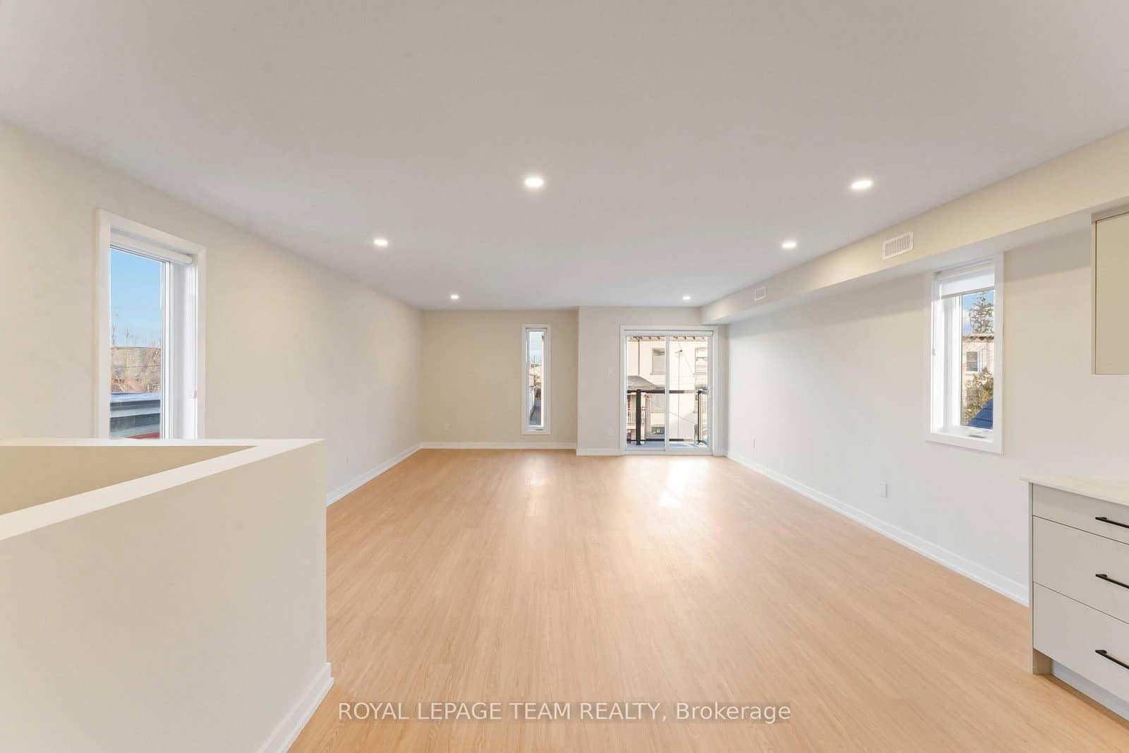 90 Elm Street - Image 4