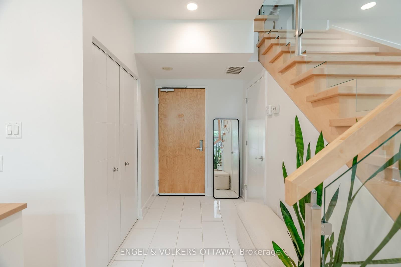 197 Lisgar Street, Unit 202 - Image 6