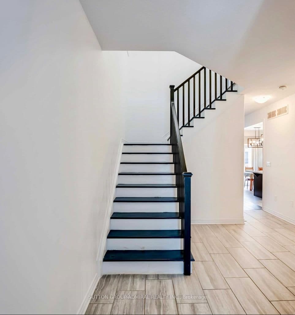 10 Bergenstein Crescent - Image 4