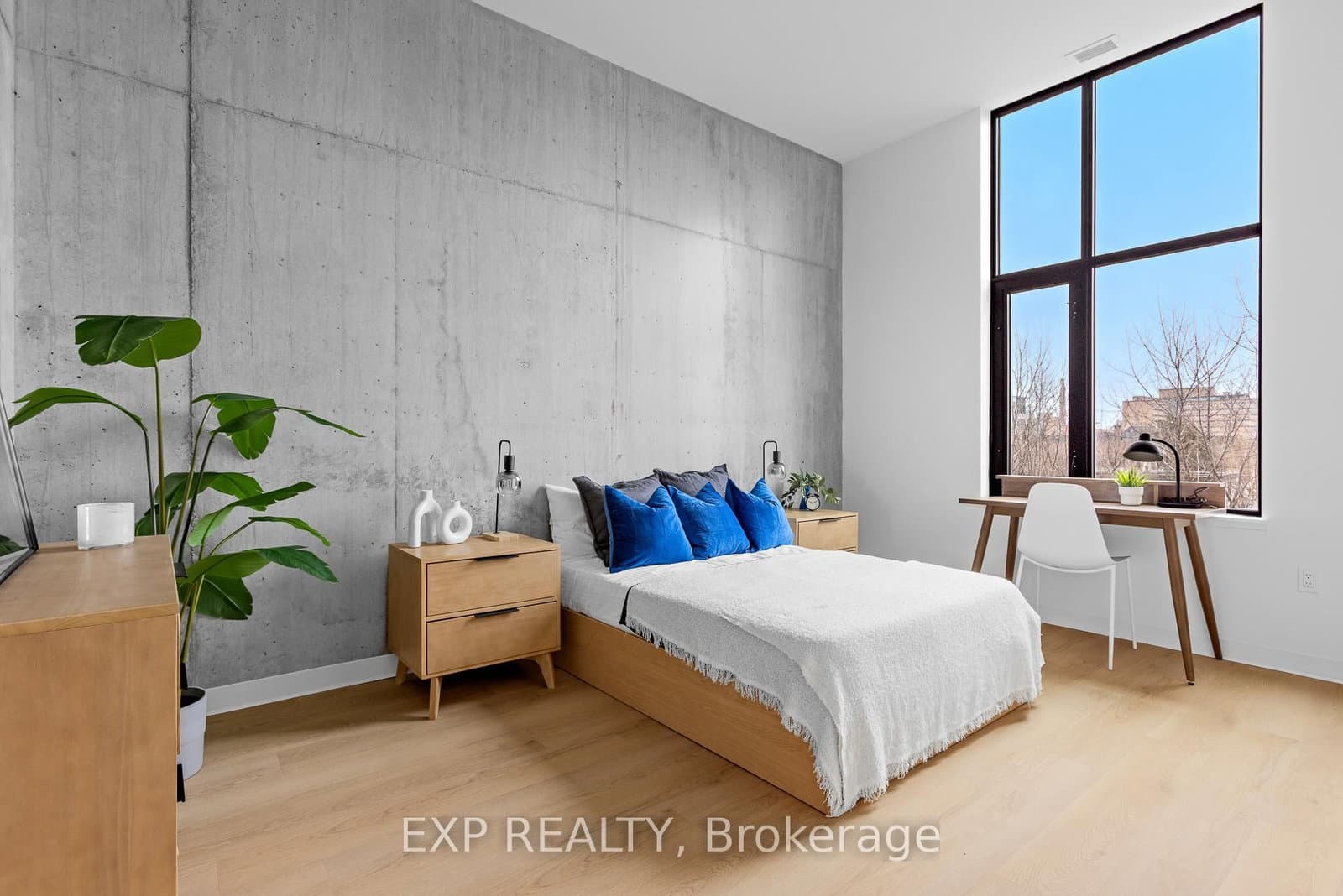 101 Champagne Avenue S - Image 4