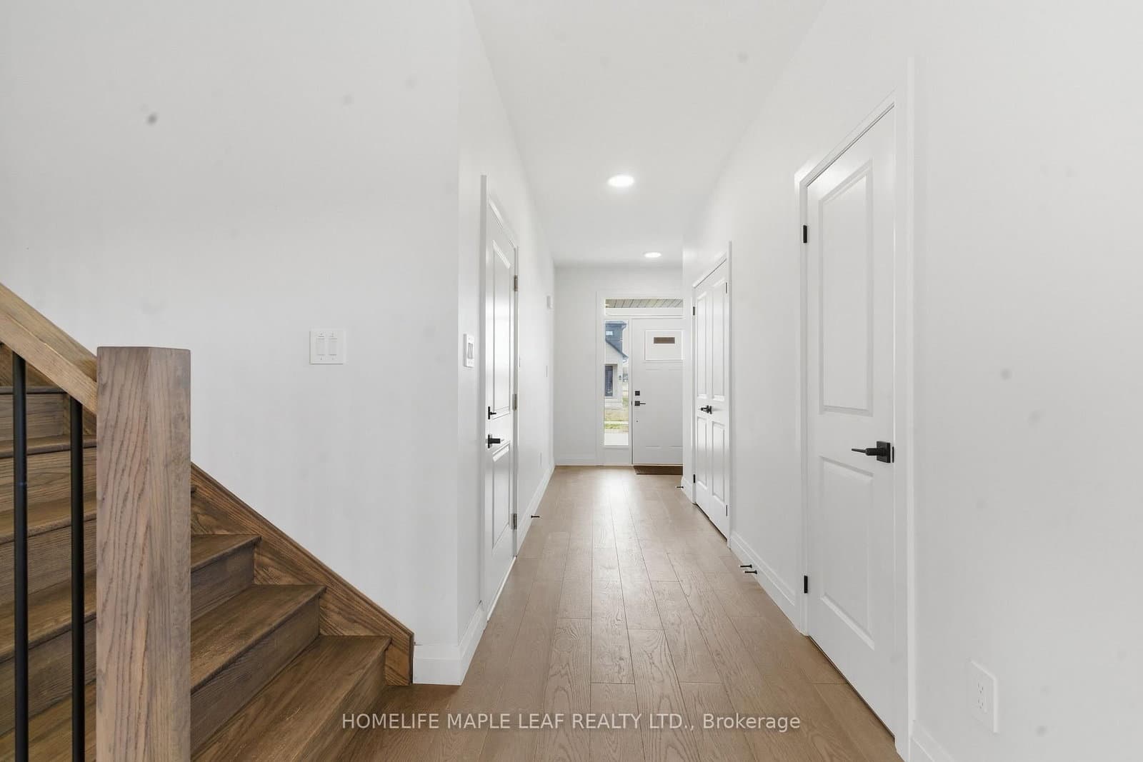 1566 Wright Crescent - Image 5