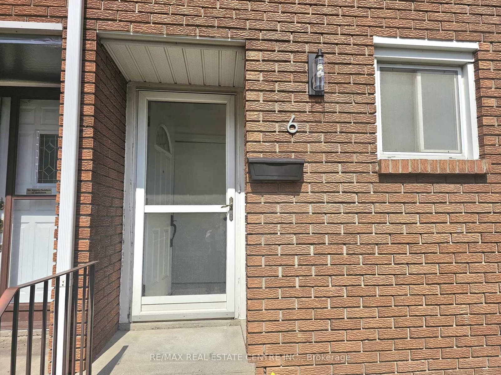 161 BERKINDALE Drive, Unit 6 - Image 2
