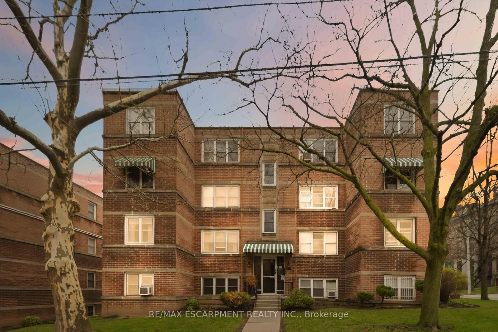 231 MacNab Street S, Unit 23 - Image 1