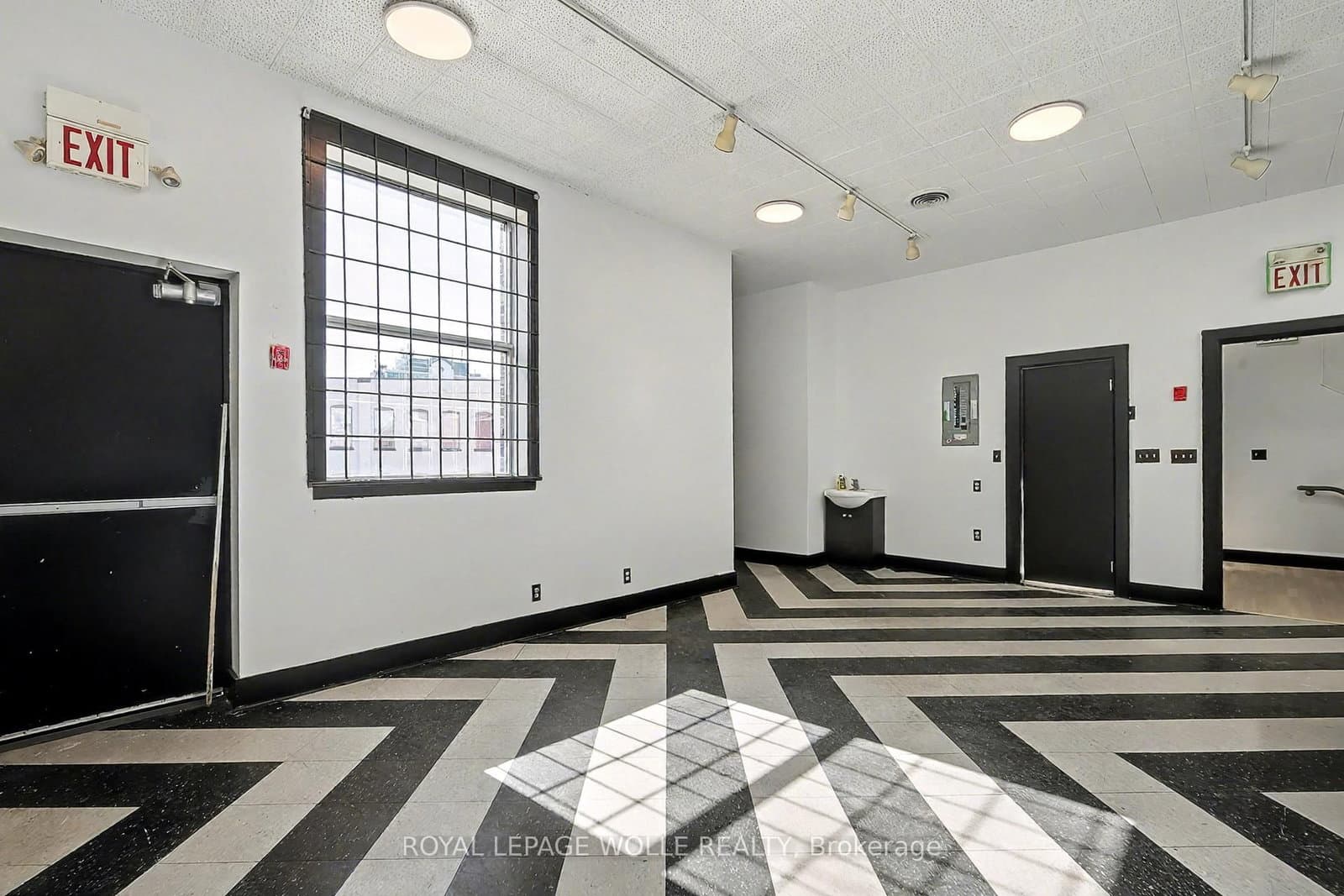 19 King Street E, Unit 2 - Image 6