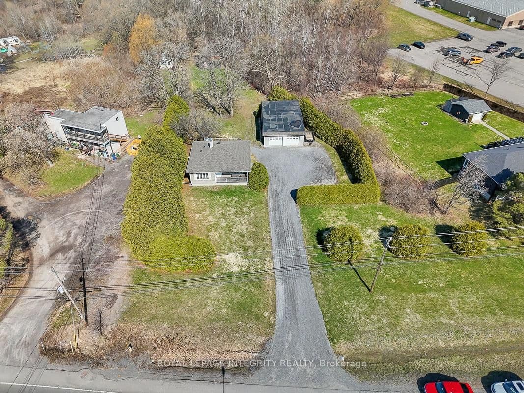 1099 Old Montreal Road - Image 6