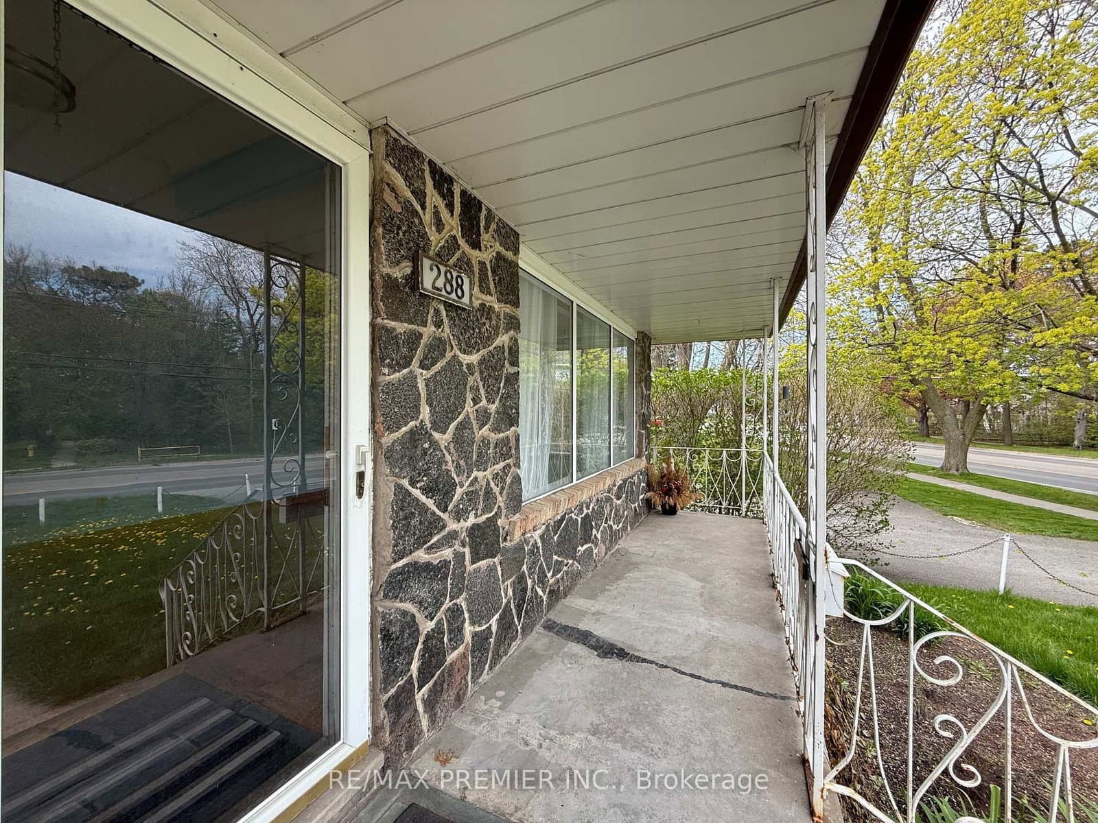 288 Scott Street, Unit Main Floor - Image 3