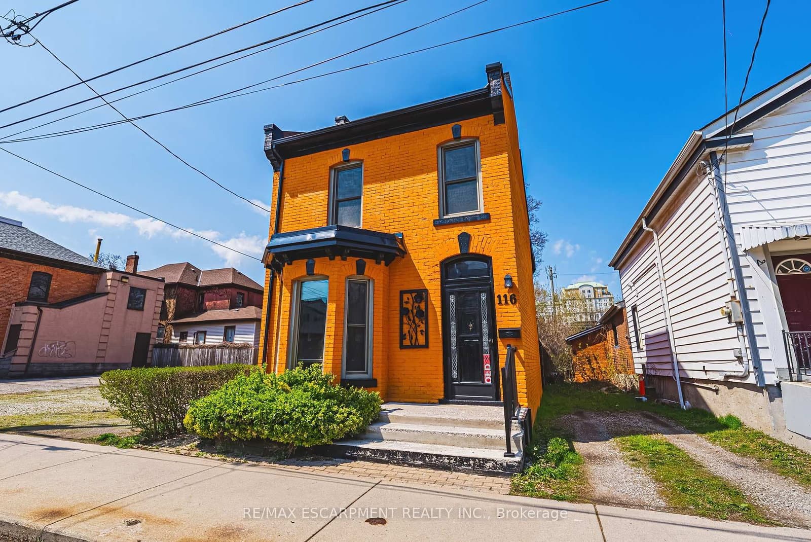 116 Catharine Street S - Image 2