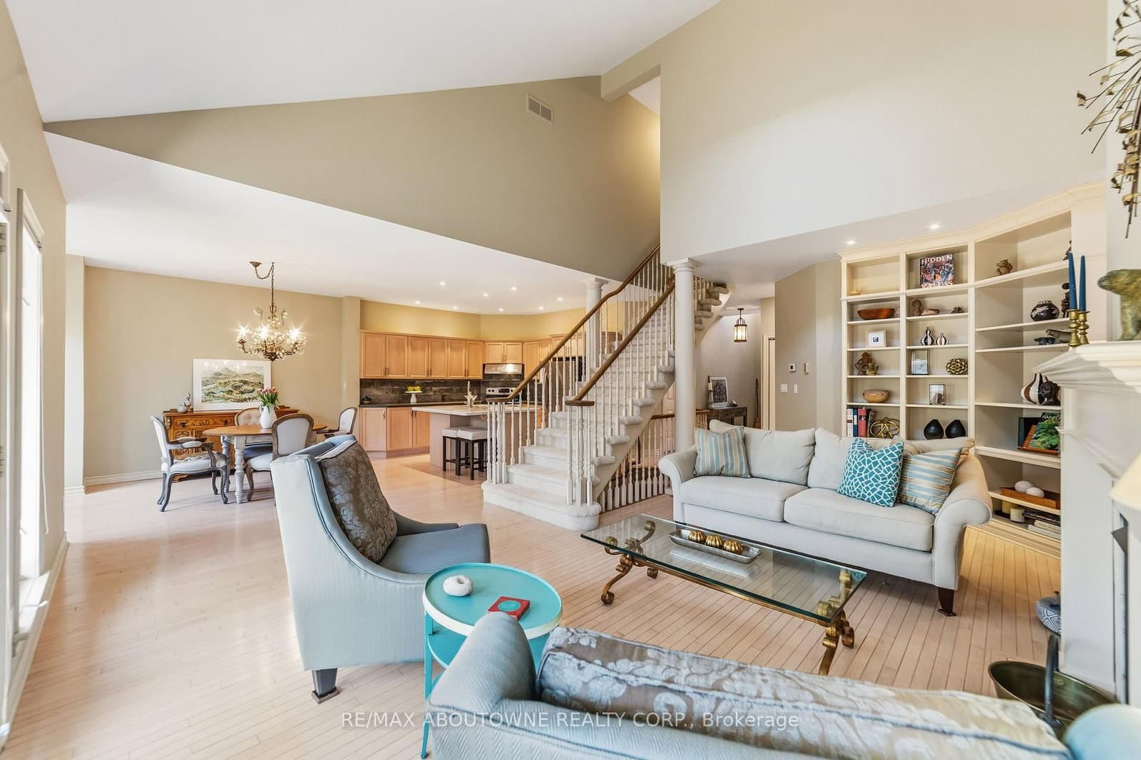 575 Simcoe Street, Unit 12 - Image 4