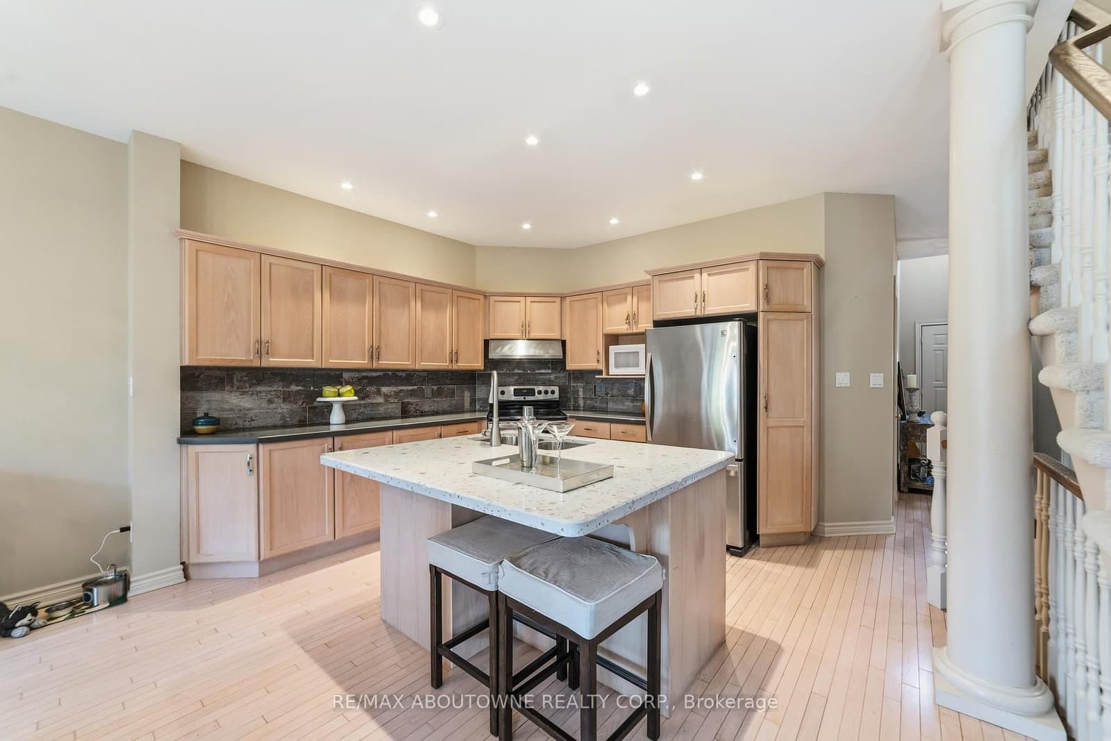 575 Simcoe Street, Unit 12 - Image 6