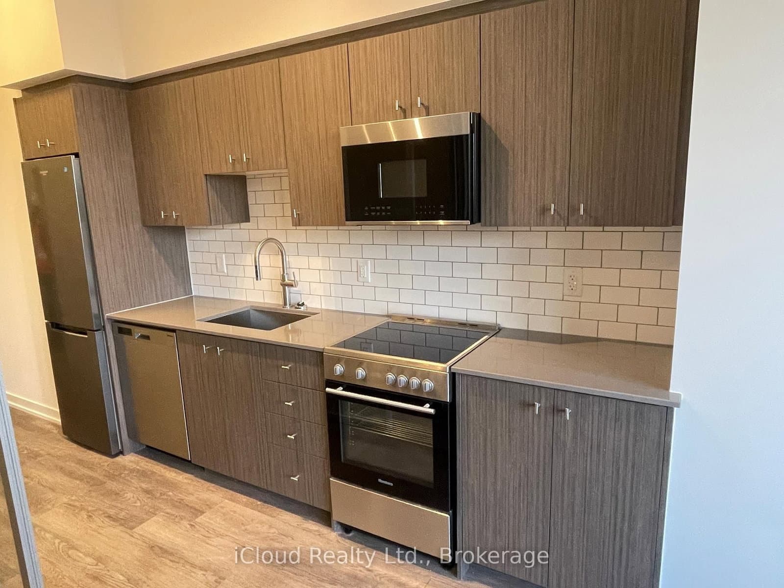 5 Wellington Street S, Unit 202 - Image 2
