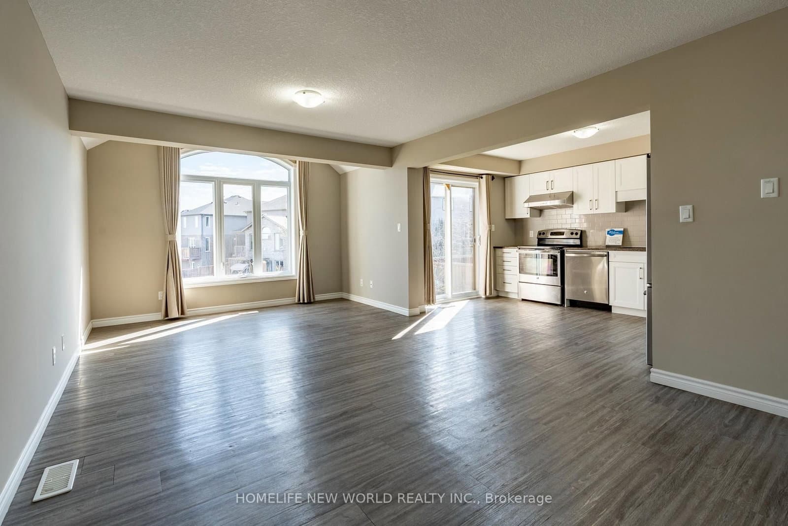 452 Avens Street - Image 5