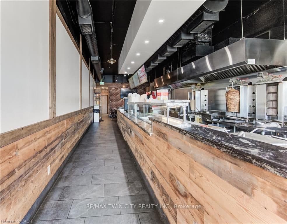170 University Avenue - Image 4