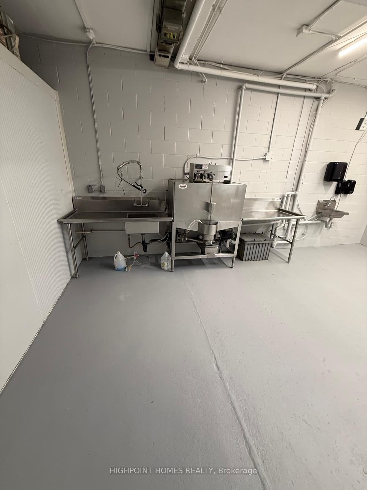 175 Borden Avenue S - Image 3