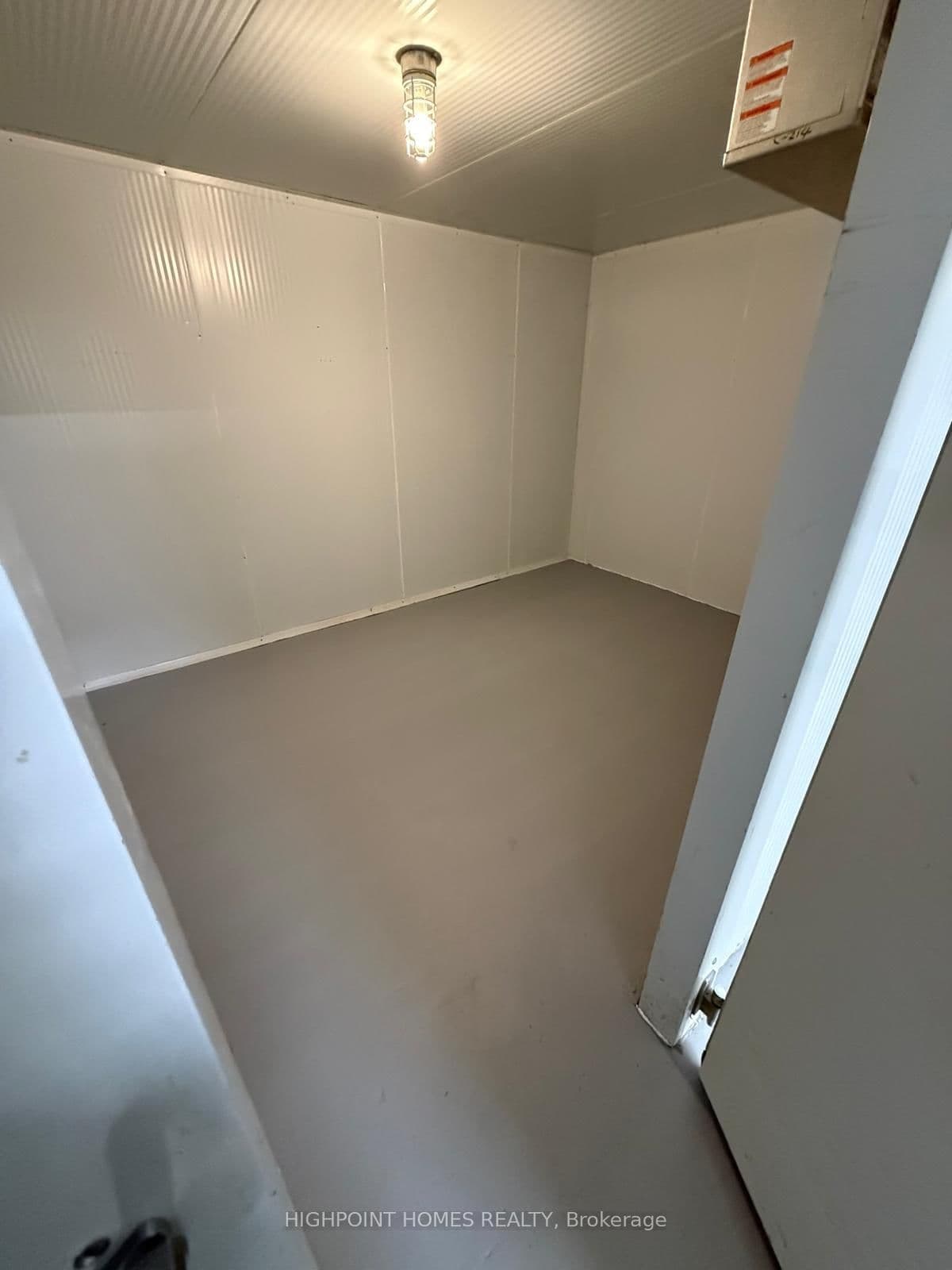 175 Borden Avenue S - Image 4