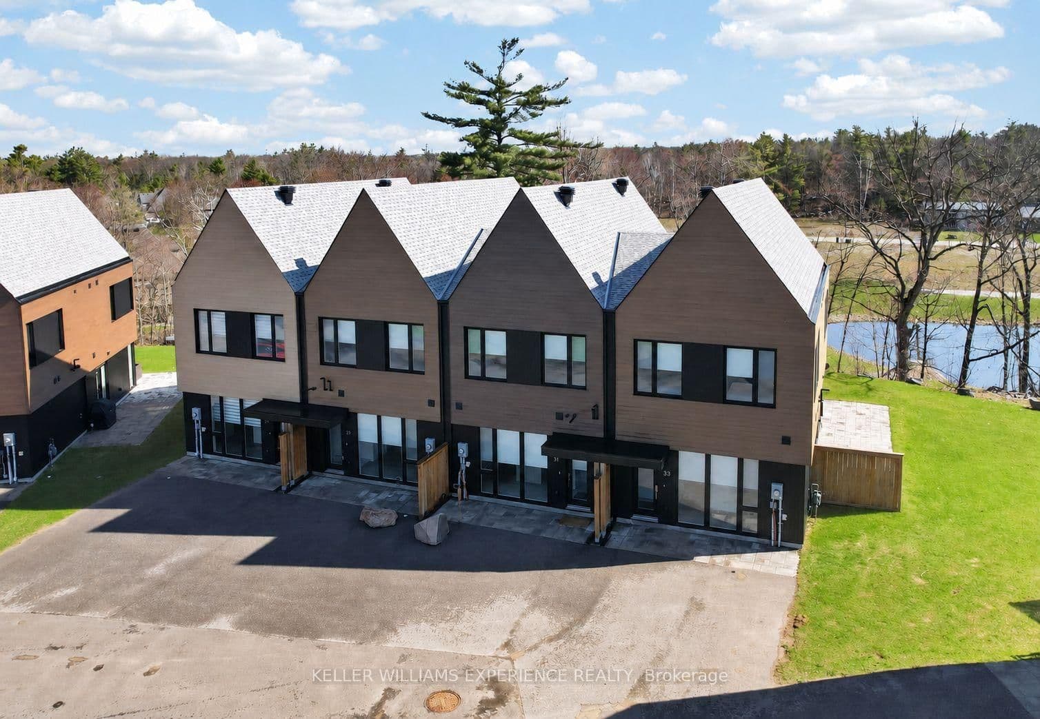 31 Rockmount Crescent