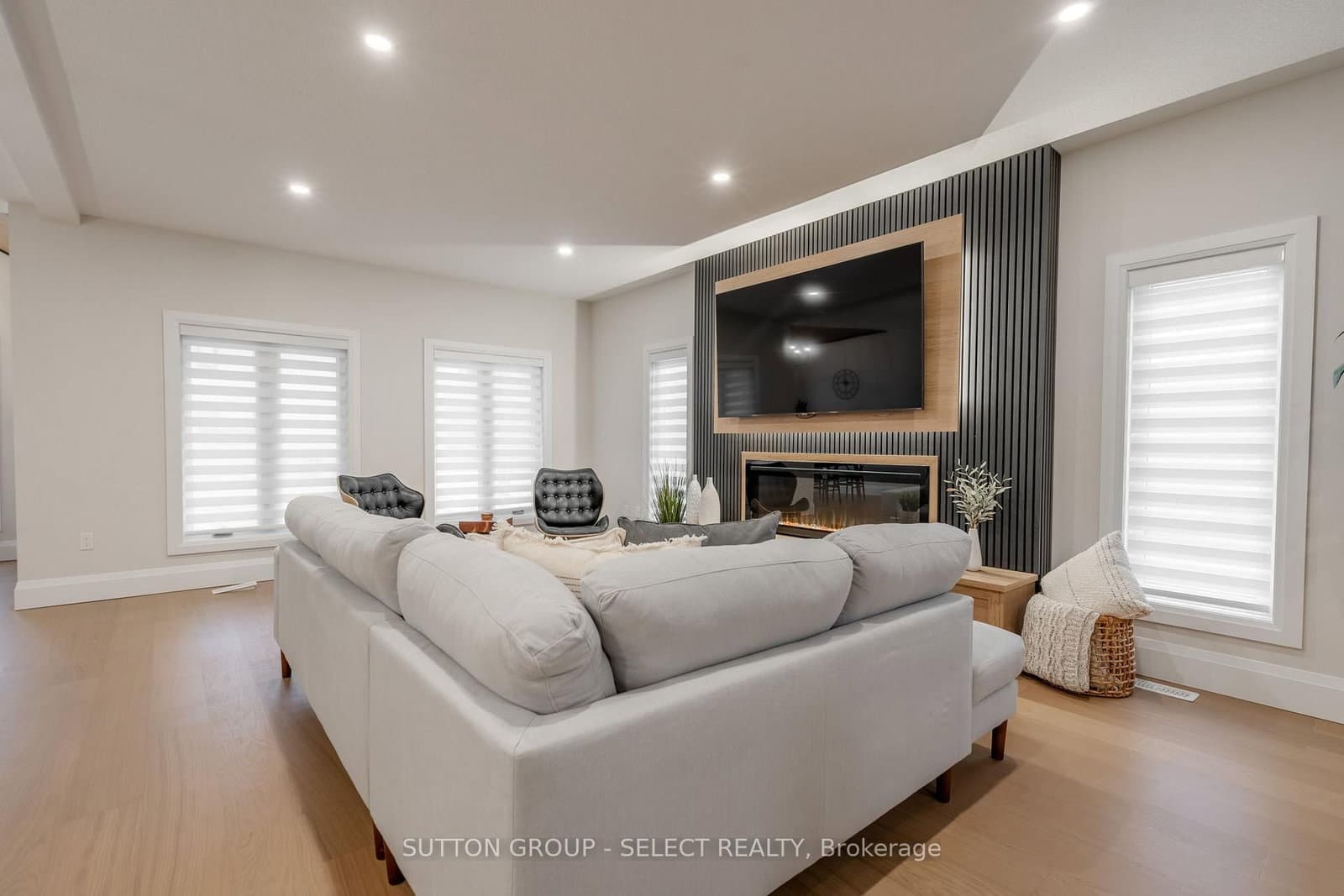 6343 HEATHWOODS Avenue - Image 4