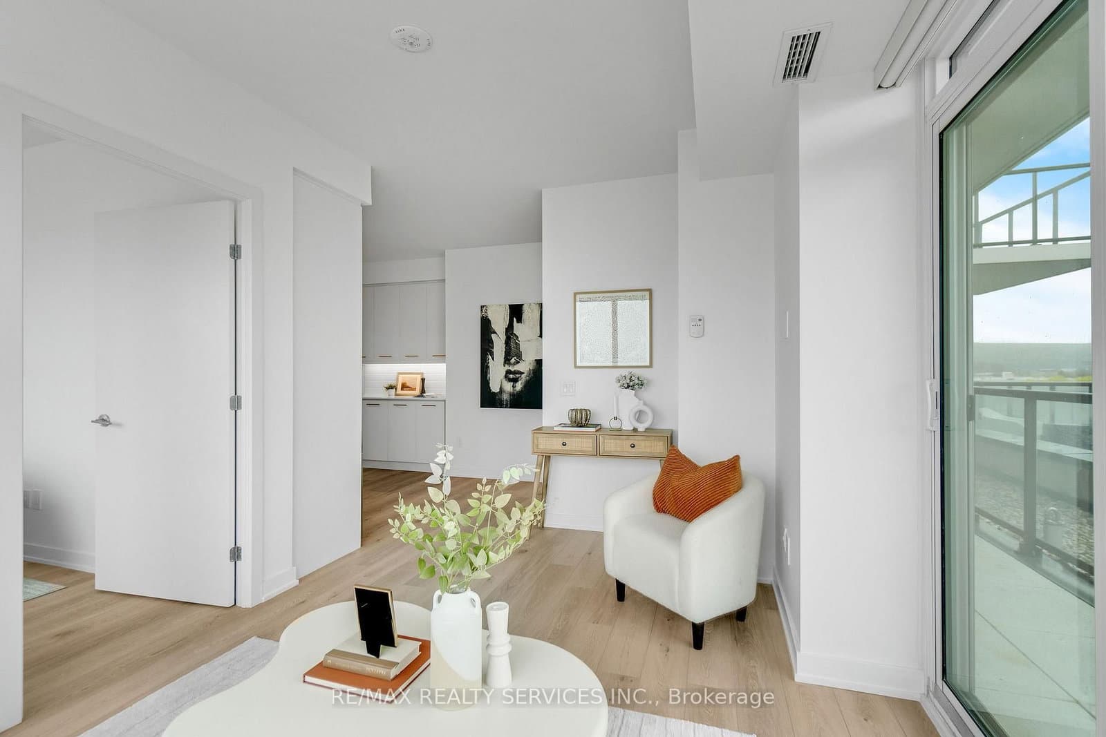385 Winston Road, Unit 505 - Image 4