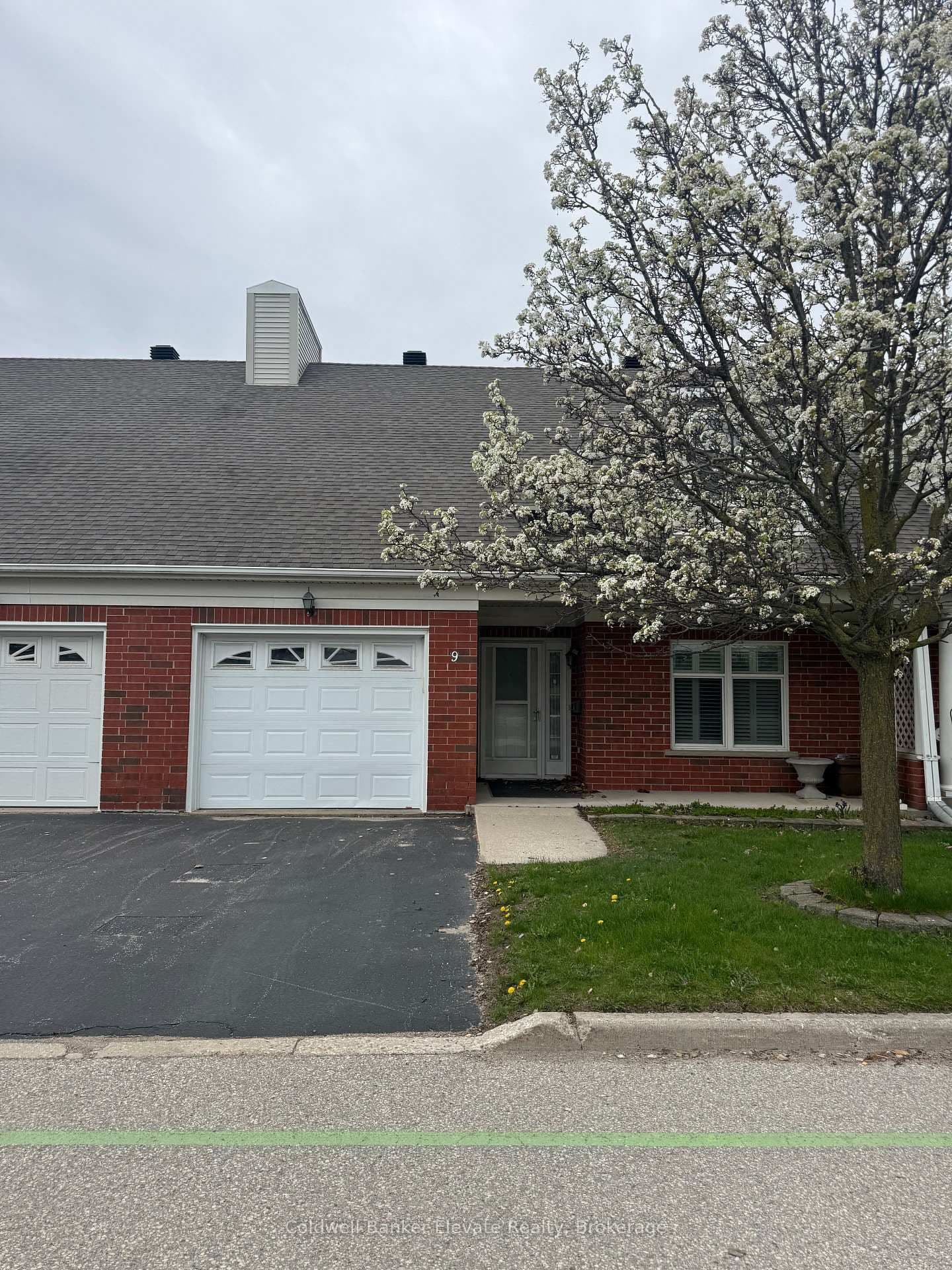 2705 KINGSWAY Drive, Unit 9 - Image 1