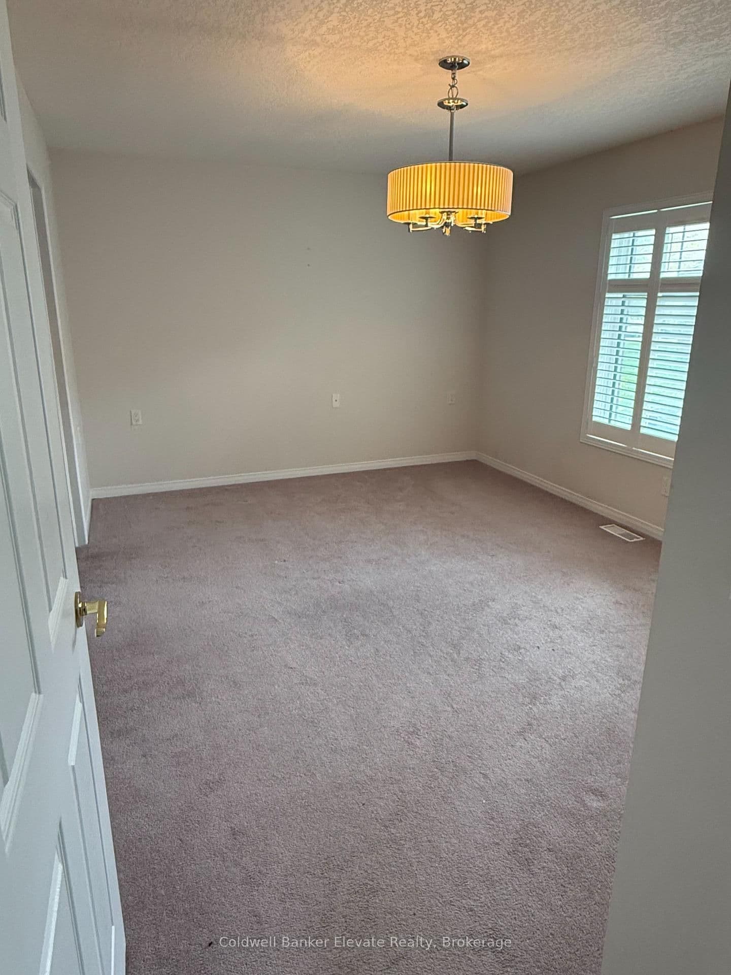 2705 KINGSWAY Drive, Unit 9 - Image 3