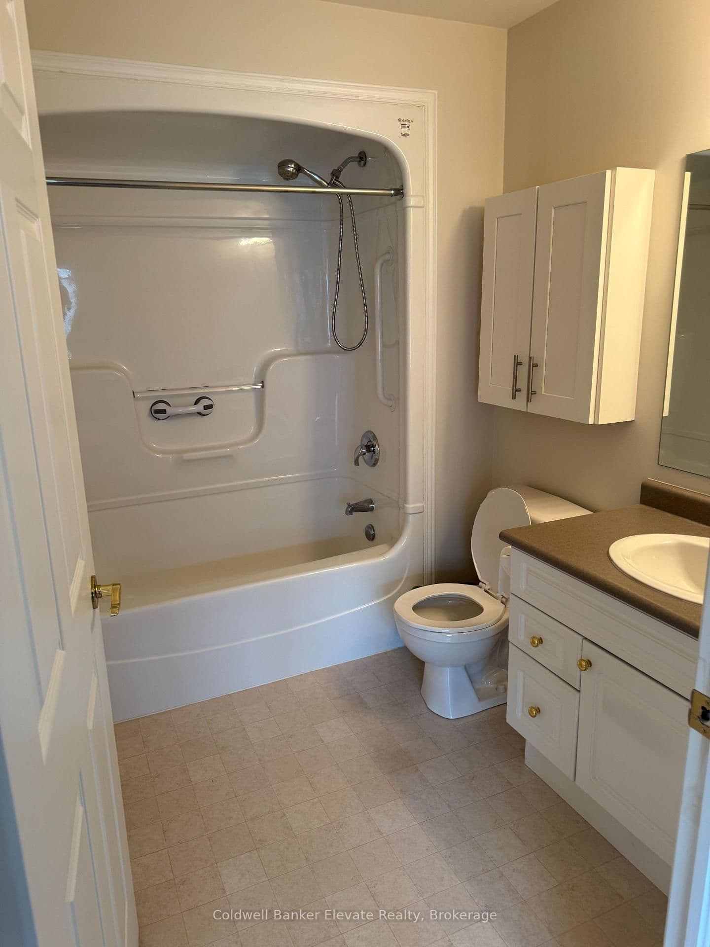 2705 KINGSWAY Drive, Unit 9 - Image 4