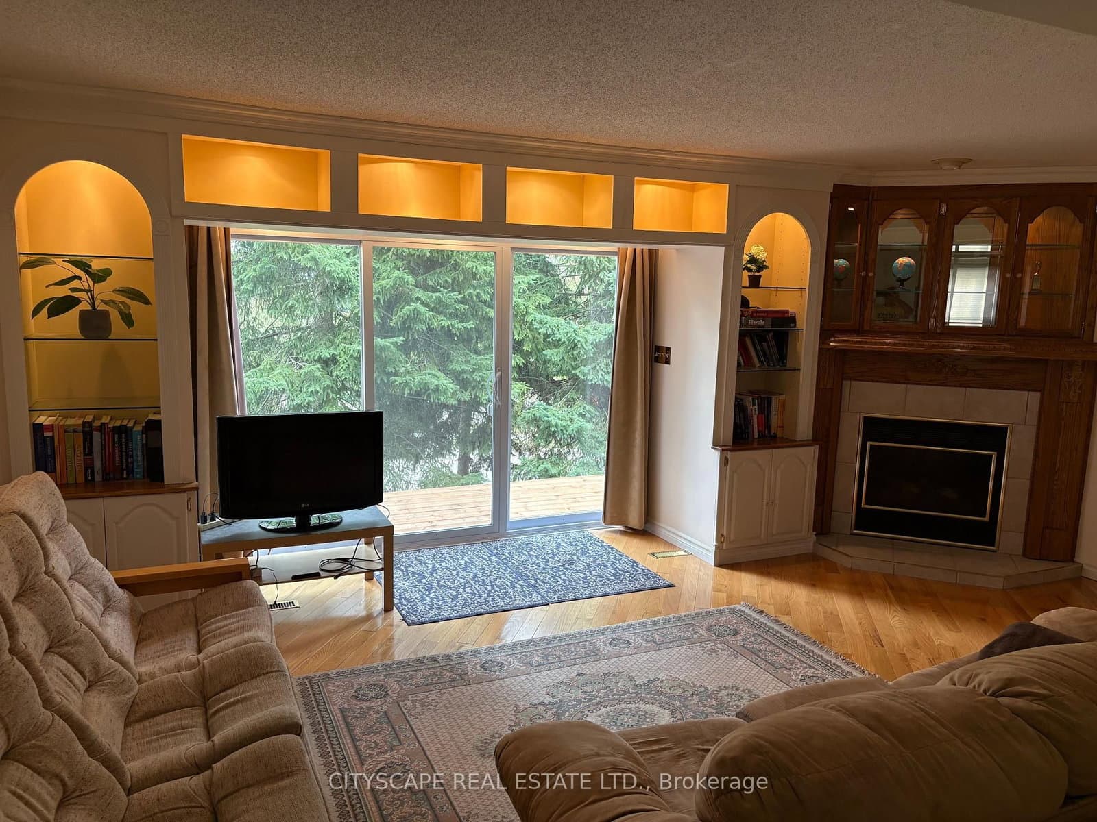 250 Keats Way, Unit 17 - Image 4