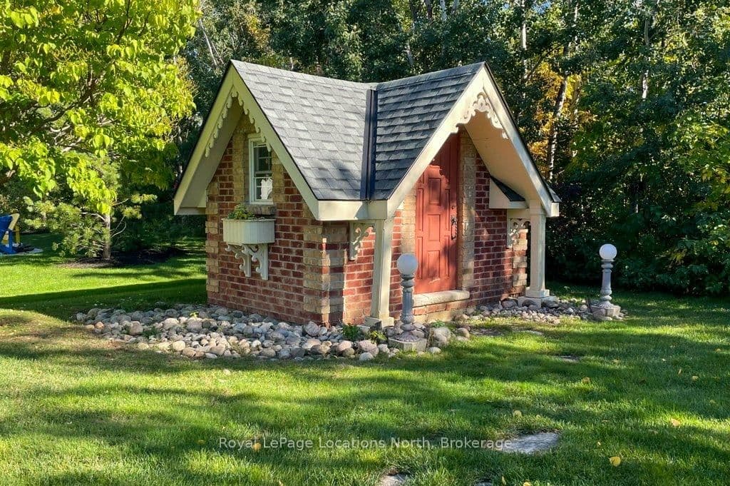 202 Snowbridge Way - Image 4