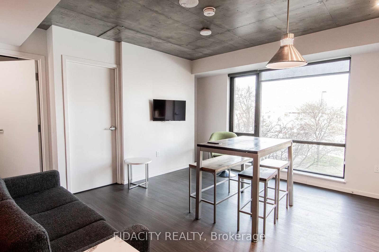 105 Champagne Avenue S, Unit 303 - Image 5